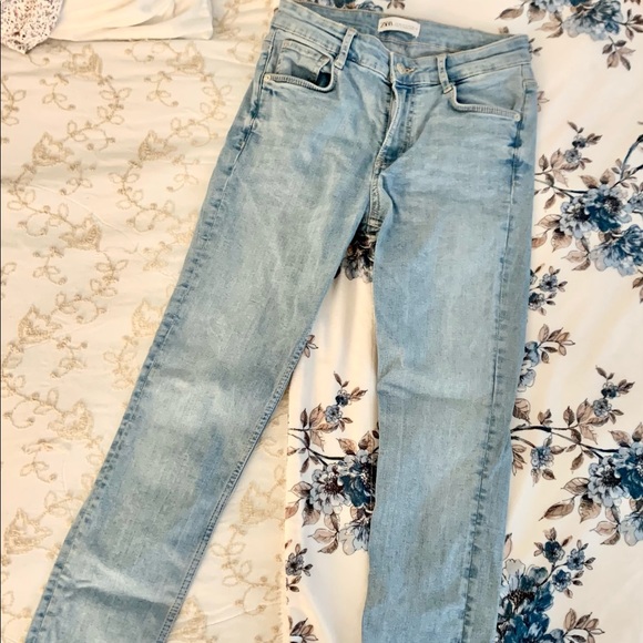 Zara Mid Rise Light Wash Jeggings - Picture 4 of 5